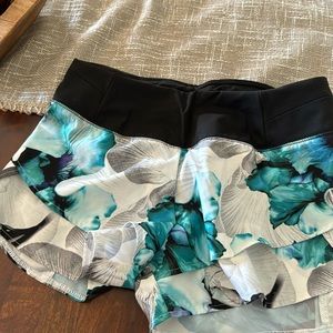 Calia by Carrie Underwood women’s shorts